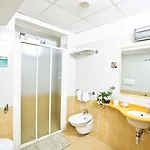 Hotel Granada 2*